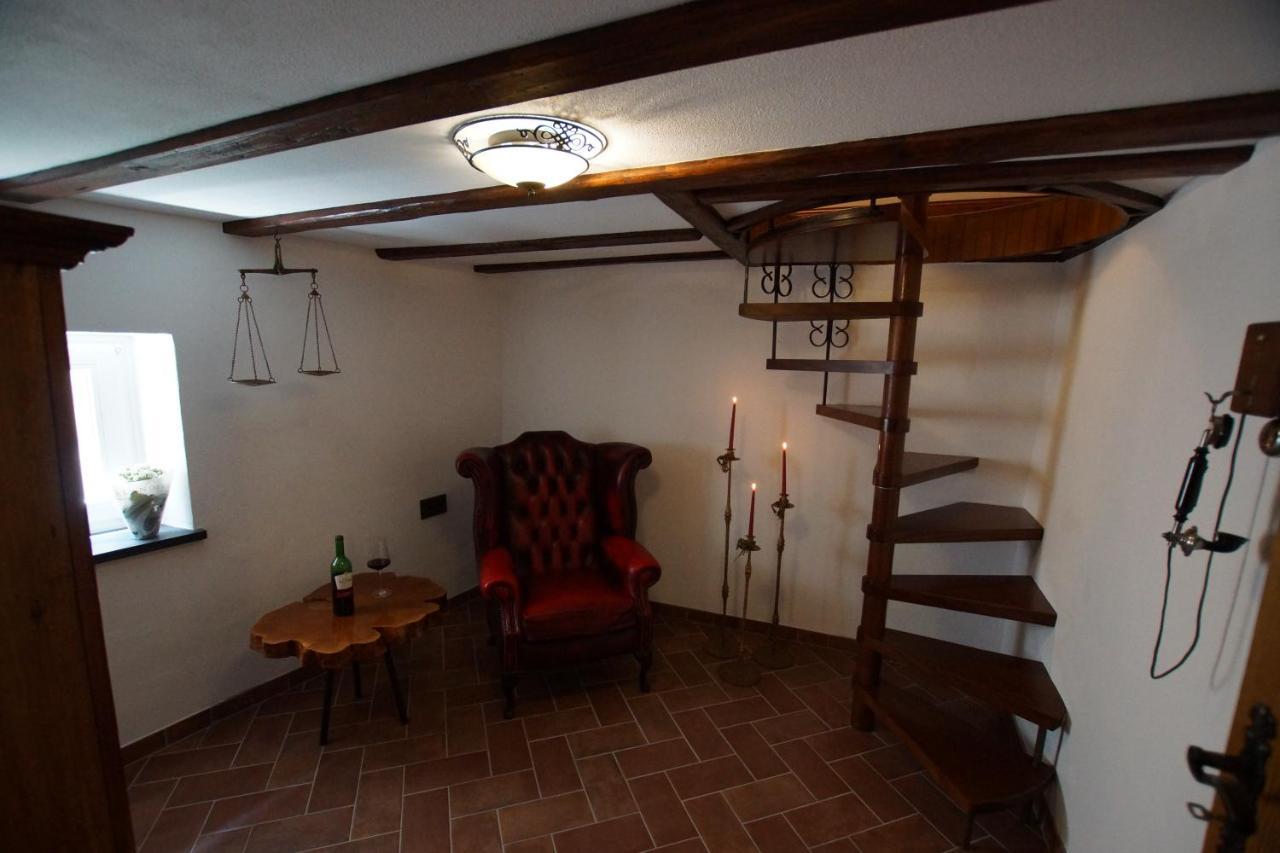 Altes Faehrhaus An Der Mosel Anno1633 Apartment Traben-Trarbach Luaran gambar